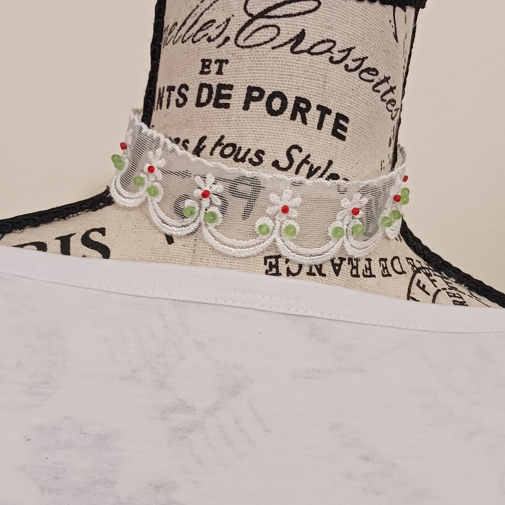 Embroidered White and Green Red Lace Choker Necklace 14' - Picture 3 of 10